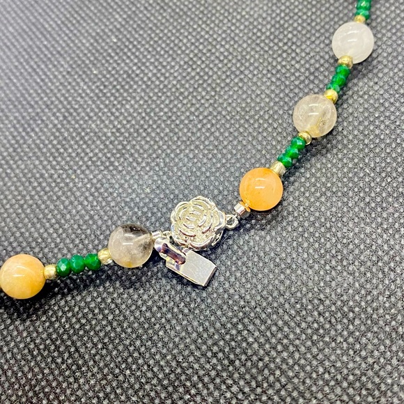 Beautiful Green Bead Necklace With Quartz Beads - Picture 3 of 5